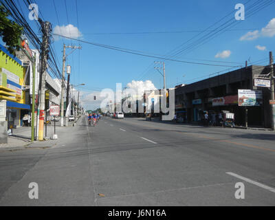 Dieser Eintrag bezieht sich auf San Fernando City in Pampanga, Philippinen und hebt wichtige Orte wie den MacArthur Highway, lokale Schulen und Baranggays wie San Jose und Juliana hervor. Stockfoto