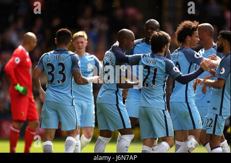 Manchester Citys Fernandinho feiert seine Seiten vierten Tor während der Premier-League-Spiel in Vicarage Road, Watford erzielt. Stockfoto