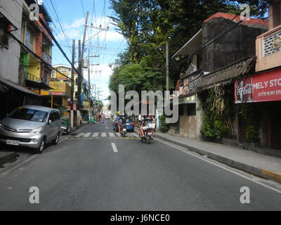 Dieser Eintrag bezieht sich auf die Viertel und Straßen in Mandaluyong City auf den Philippinen, insbesondere Baranggays Barangka Drive, E. Pantaleon Street und Hulo. Diese Gebiete sind wichtige städtische Gebiete in Mandaluyong, einer sich rasch entwickelnden Stadt in der Metro Manila. Stockfoto