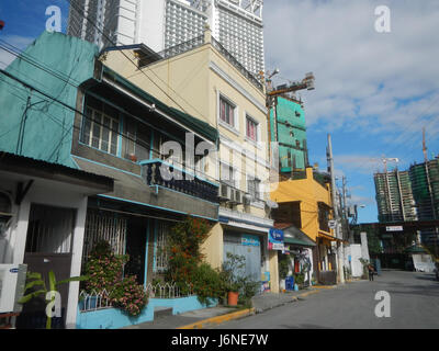 Die Hulo Acqua Private Residences, eine Wohnsiedlung am Pasig River in Mandaluyong City, bietet private Wohnräume und Annehmlichkeiten. Stockfoto