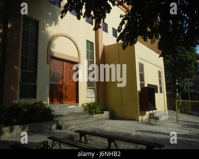 Die Kirche San Isidro Labrador in Muzon, San Jose del Monte City, ist eine bekannte religiöse Stätte. Die Kirche ist bekannt für ihre Grotte unserer Lieben Frau von La Salette, die Besucher sowohl wegen ihrer spirituellen als auch historischen Bedeutung anlockt. Stockfoto