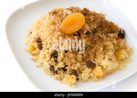 Obst Rosinen afrikanischen Aprikosen Rosinen Zimt Zimt Couscous essen Nahrungsmittel Stockfoto