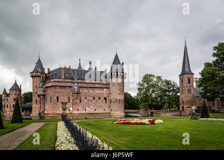 Haarzuilens, Niederlande - 4. August 2016: de Haar Schloss, in der Nähe von Utrecht entfernt. Es ist das größte und luxuriöseste Schloss in den Niederlanden Stockfoto