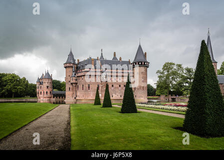 Haarzuilens, Niederlande - 4. August 2016: de Haar Schloss, in der Nähe von Utrecht entfernt. Es ist das größte und luxuriöseste Schloss in den Niederlanden Stockfoto