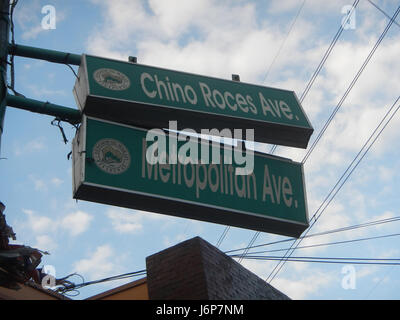 Dieser Eintrag bezieht sich auf verschiedene Baranggays in Makati City, einschließlich Santa Cruz, San Antonio, Vito Cruz, Shopwise, und Chino Roces. Diese Gebiete sind Teil der Stadtlandschaft von Makati, bekannt für Gewerbe- und Wohngebiete, die eine Mischung aus Geschäfts- und Wohngebieten im Herzen von Metro Manila bieten. Stockfoto