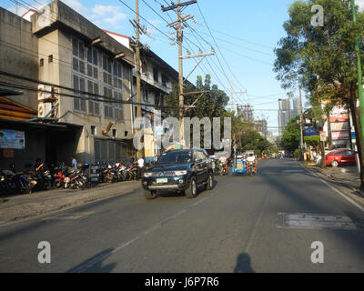Dieser Eintrag bezieht sich auf den Standort verschiedener Barangays wie Santa Cruz, San Antonio und Vito Cruz in Makati City und hebt lokale Gebiete, Sehenswürdigkeiten und kommerzielle Einrichtungen wie Shopwise in Chino Roces hervor. Stockfoto