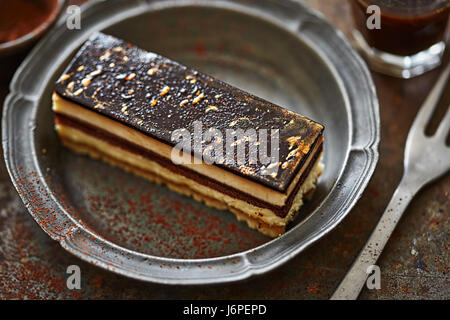 Kaffee-Schoko-Mascarpone-Scheiben Stockfoto