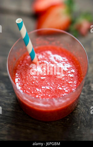Erdbeer smoothie Stockfoto
