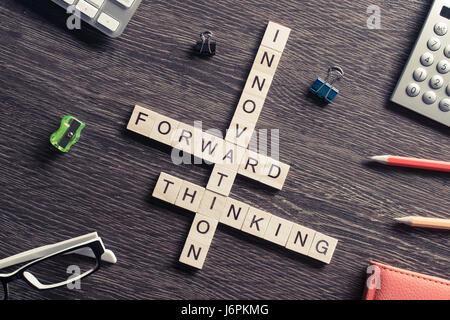 Erfolg erzielen Unternehmen Keywords gesammelt von hölzernen Würfel in Stockfoto