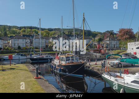 Boote auf dem Crinan Kanal bei Ardrishaig Argyll, Schottland Stockfoto