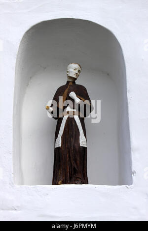 Heiligenfigur Heiligen in Nische