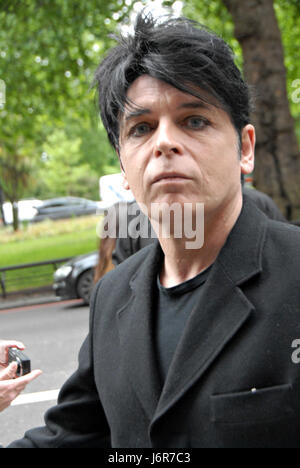 London, UK, 18.05.2017 Gary Numan kommt für 2017 jährliche Ivor Novello im Cavendish House Hotel in Park Lane. Stockfoto