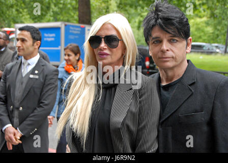 London, UK, 18.05.2017 Gary Numan kommt für das Jahr 2017 jährlich, die an das Cavendish House Hotel Park Lane Ivor Novello awards. Stockfoto