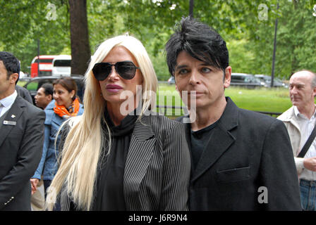 London, UK, 18.05.2017 Gary Numan kommt für das Jahr 2017 jährlich, die an das Cavendish House Hotel Park Lane Ivor Novello awards. Stockfoto