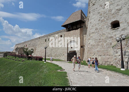 Pfad zur Varkoch Tor vorbei gotisches Tor, Burg von Eger, Eger, Ungarn. Stockfoto