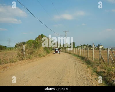 Dieser Eintrag bezieht sich auf die städtischen Straßen und Landschaften in San Rafael und Ildefonso in Bulacan, Philippinen. Sie enthält Einzelheiten über die lokalen Barangays und die Infrastrukturentwicklung und zeigt die städtische Grundrisse und die öffentlichen Straßensysteme der regionâ. Stockfoto