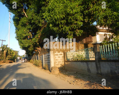 Dieser Eintrag bezieht sich auf das Gebiet von San Rafael-Ildefonso in Bulacan, Philippinen, wobei die Gemeindestraßen, die Kapelle und die Baranggays 25 hervorgehoben werden, was auf die lokale Infrastruktur und die Gemeindeentwicklung in dieser Region hinweist. Stockfoto