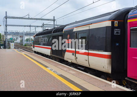 Intercity-Schwalbe Livree auf eine Klasse 43 HST Stockfoto