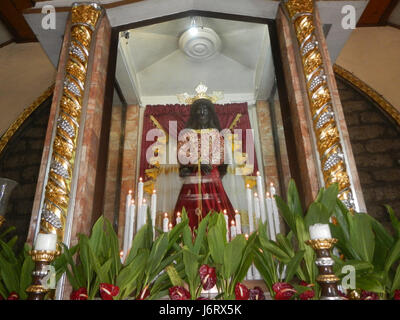 Dieser Eintrag bezieht sich auf Wahrzeichen und bemerkenswerte Orte in Poblacion Lumbac, Pulilan, Bulacan, die wichtige Merkmale der lokalen Infrastruktur und des Gemeindelebens sind. Stockfoto