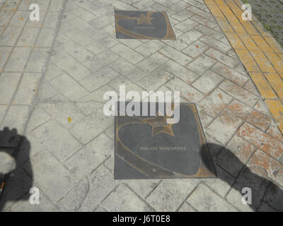 Diese Referenz bezieht sich auf den Walk of Fame im GMA Network Center auf den Philippinen. Es feiert die Leistungen philippinischer Schauspieler und Künstler und würdigt ihre Beiträge zur Unterhaltung. Stockfoto