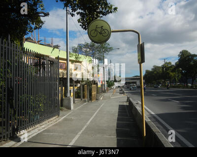 09595 Radwege Santolan LRT Station Marcos Highway 24 Stockfoto