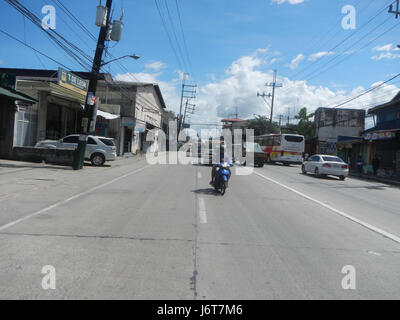 Dieser Eintrag bezieht sich auf die Städte Malolos, Guiguinto und Balagtas in Bulacan auf den Philippinen sowie auf den MacArthur Highway. Diese Gebiete sind wichtige Standorte in der Provinz und für den lokalen Transport und Handel von entscheidender Bedeutung. Stockfoto