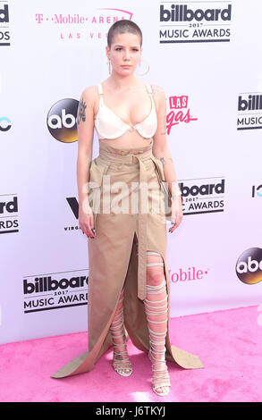 Las Vegas, NV, USA. 21. Mai 2017. Am 21. Mai 2017 - Las Vegas, Nevada - Halsey. 2017 Billboard Music Awards Ankünfte am T-Mobile Arena. Bildnachweis: MJT/AdMedia Credit: Mjt/AdMedia/ZUMA Draht/Alamy Live-Nachrichten Stockfoto