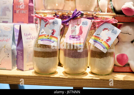 Berlin, Deutschland. 17. Mai 2017. Einhorn-Getreide zu verkaufen. am 17. Mai 2017 in Berlin, Deutschland. Foto: picture Alliance/Robert Schlesinger | weltweite Nutzung/Dpa/Alamy Live-Nachrichten Stockfoto