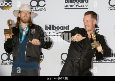 Las Vegas, NV, USA. 21. Mai 2017. LAS VEGAS - Mai 21: Florida Georgia Line, Brian Kelley, Tyler Hubbard im 2017 Billboard Awards Presse Zimmer an der T-Mobile Arena am 21. Mai 2017 in Las Vegas, NV-Credit: Kay Blake/ZUMA Draht/Alamy Live-Nachrichten Stockfoto