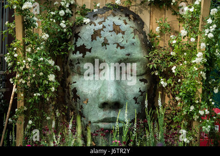 London, UK. 22. Mai 2017. "Blatt-Geist" Skulptur von Simon Gudgeon. RHS Chelsea Flower Show © Guy Corbishley/Alamy Live-Nachrichten Stockfoto