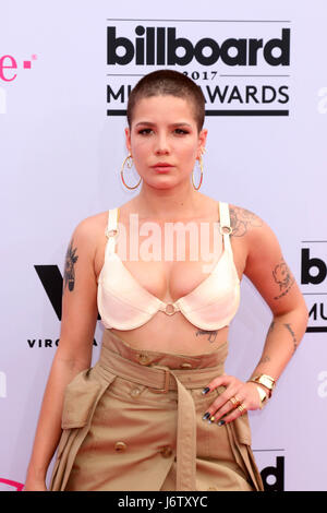 Las Vegas, NV, USA. 21. Mai 2017. Halsey am 2017 Billboard Music Awards in der T-Mobile Arena In Las Vegas, Nevada am 21. Mai 2017. Bildnachweis: David Edwards/Medien Punch/Alamy Live-Nachrichten Stockfoto