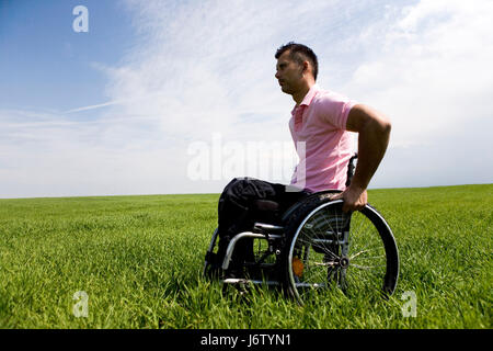 Rollstuhl Lähmung Rollstuhl Benutzer Behinderung Handicap Mann Rollstuhl detail Stockfoto