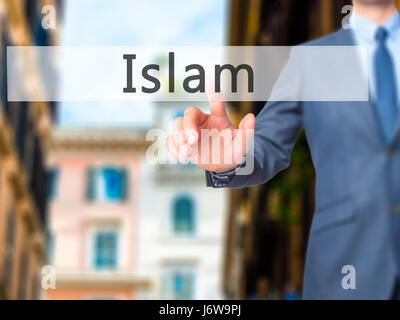 Islam - Geschäftsmann Hand Taste am Touch-Screen-Oberfläche. Wirtschaft, Technologie, Internet-Konzept. Stock Foto Stockfoto