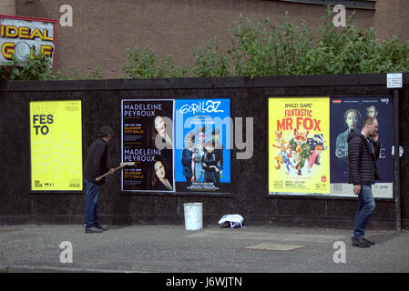 Bill Poster Anwendung einfügen an der Wand Madeline peyroux fliegen Poster Stockfoto