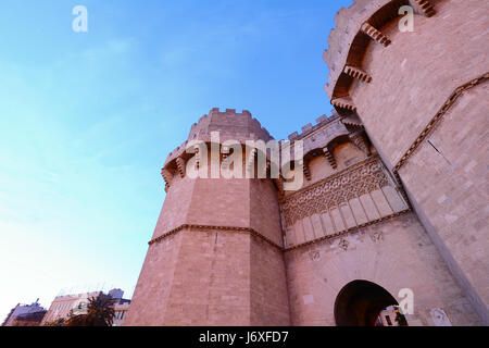 Serrano-Türme (Torres de Serrano) in der Stadt Valencia, Spanien. Stockfoto