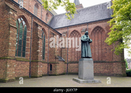 NAARDEN - Niederlande - 13. Mai 2017: Statue von Johann Amos Comenius. Comenius war ein tschechischer Philosoph, Pädagoge und Theologe aus der Markgrafschaft von Stockfoto