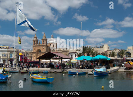 Traditionelle Fischerboote in Marsaxlokk, Malta Stockfoto