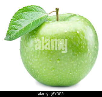 Reifer grüner Apfel mit Wasser Tropfen drauf. Isoliert auf weißem Hintergrund. Stockfoto