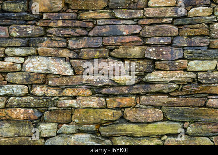 Trockene Stein, auch genannt Drystack, ist eine Bauweise, die durch die Strukturen aus Stein ohne die Verwendung von Mörtel, sie zusammen zu binden erstellt werden. Stockfoto