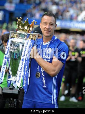 JOHN TERRY von CHELSEA KARNEVALSFEST CHELSEA PREMIER LEAGUE CHAMPIO STAMFORD BRIDGE Stadion LONDON ENGLAND 21. Mai 2017 Stockfoto