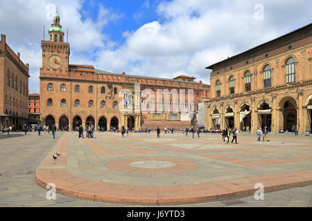 Palazzo Comunale und Palazzo del Podestà, Piazza Maggiore, Bologna, Emilia-Romagna, Italien, Europa. Stockfoto