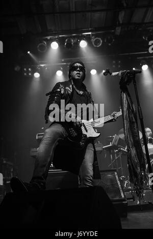 Bassist Brownmark of the Revolution, Prince's 80er Backing Band tritt im Phoenix Concert Theatre in Toronto, Kanada, auf Stockfoto