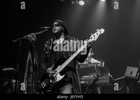 Bassist Brownmark of the Revolution, Prince's 80er Backing Band tritt im Phoenix Concert Theatre in Toronto, Kanada, auf Stockfoto