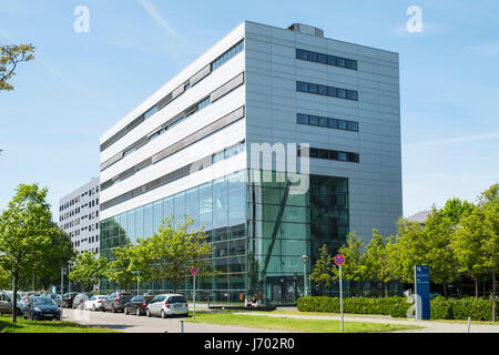 Zentrum für IT und Medien in Adlershof Science and Technology Park Park in Berlin, Deutschland Stockfoto