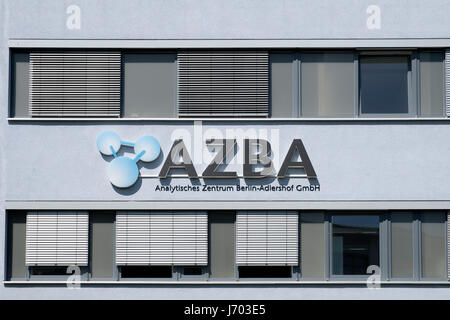 Pastellfarben, die Gebäude in Adlershof Science and Technology Park Park in Berlin, Deutschland Stockfoto