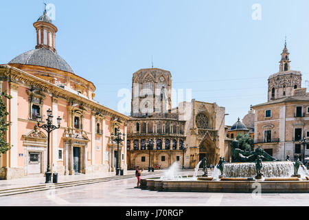 VALENCIA, Spanien - 3. August 2016: Plaza De La Virgen (Domplatz) ist ein großer Platz in Valencia befindet sich in zentraler Lage der Stadt. Stockfoto