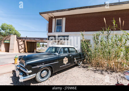 Lowell, vor den Toren Bisbee, AZ im Süden Arizonas. Die Innenstadt von Straße hat einige Arbeiten Geschäften, darunter einem bekannten Motorradladen aber wha Stockfoto