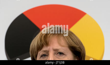 München, Deutschland. 22. Mai 2017. Bundeskanzlerin Angela Merkel (CDU) anlässlich einer Pressekonferenz für die Konferenz der CDU und CSU parlamentarischen Parteiführer in München, 22. Mai 2017. Die 3-Tages-Konferenz der CDU und CSU parlamentarischen Parteiführer in des Bundestages, der Landtage und des Europäischen Parlaments findet im Bayerischen Landtag Landtag statt. Foto: Sven Hoppe/Dpa/Alamy Live News Stockfoto