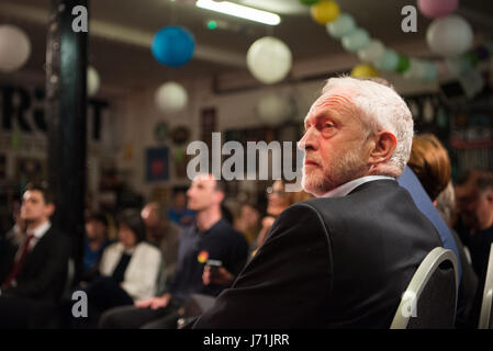 Hull, UK. 22. Mai 2017. Jeremy Corbyn in Hull City bei der Vorstellung der kulturelle Manifest der Labour Party bei den Parlamentswahlen 2017. Corbyn verbrachte den Tag in und um Rumpf. Bildnachweis: Jacob Sacks-Jones/Alamy Live-Nachrichten. Stockfoto