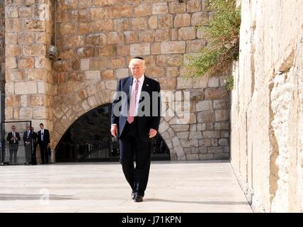 Jerusalem, Israel. 22. Mai 2017. US-Präsident Donald Trump bei einem Besuch der Klagemauer 22. Mai 2017 in Jerusalem, Israel. Bildnachweis: Planetpix/Alamy Live-Nachrichten Stockfoto